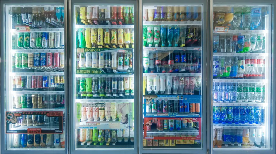 Cleaning process of a commercial display refrigerator