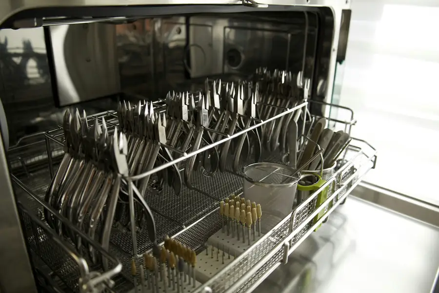 Different types of commercial dishwashers