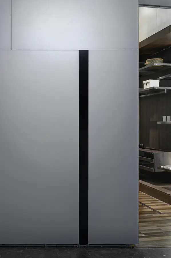 Comparison of built-in and integrated refrigerators