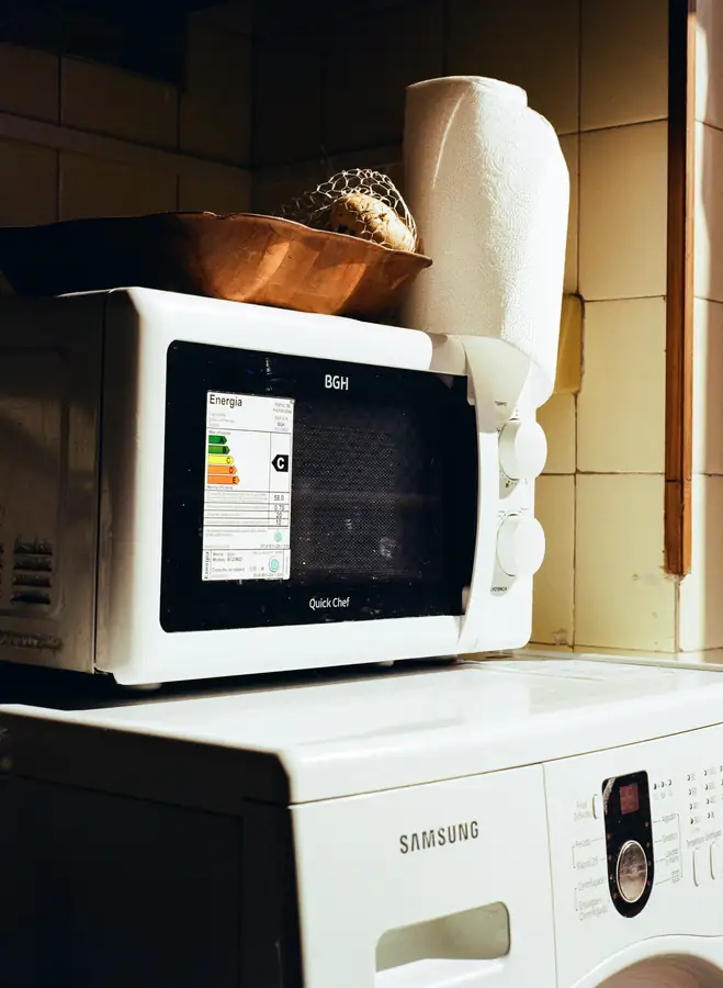 Food processor with safety interlock feature highlighted