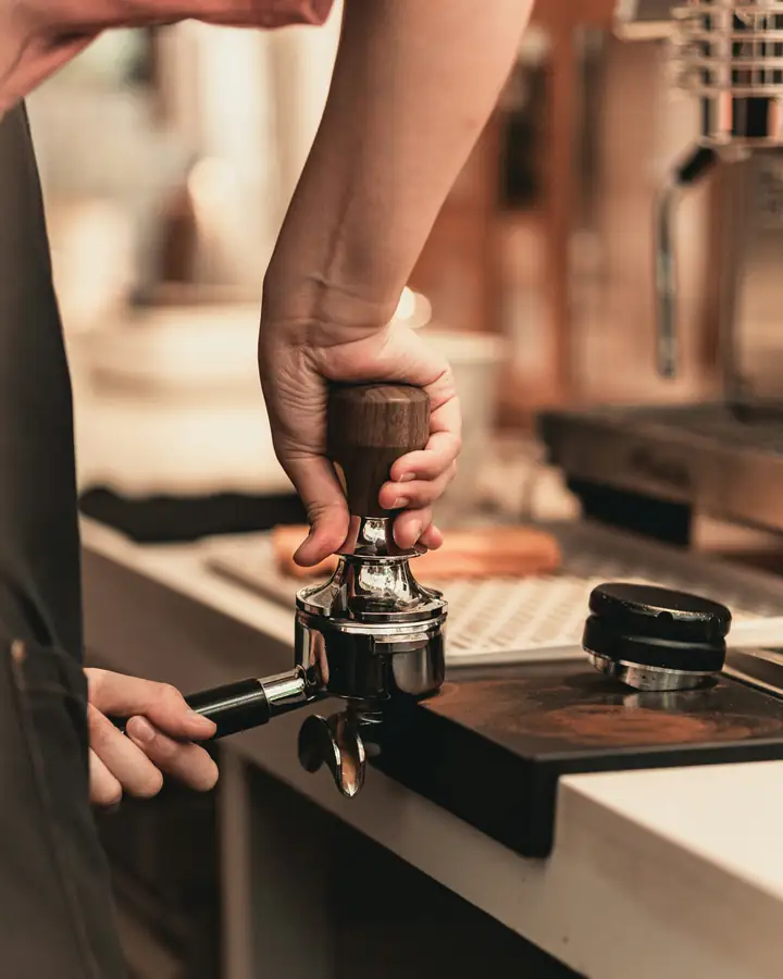 Comparing buying, leasing, and renting coffee machines