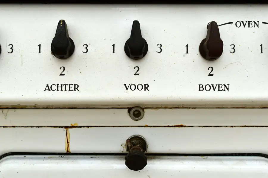 Comparison chart of convection microwaves and conventional ovens