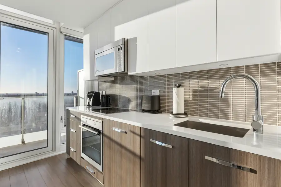 Matching refrigerator with kitchen cabinetry