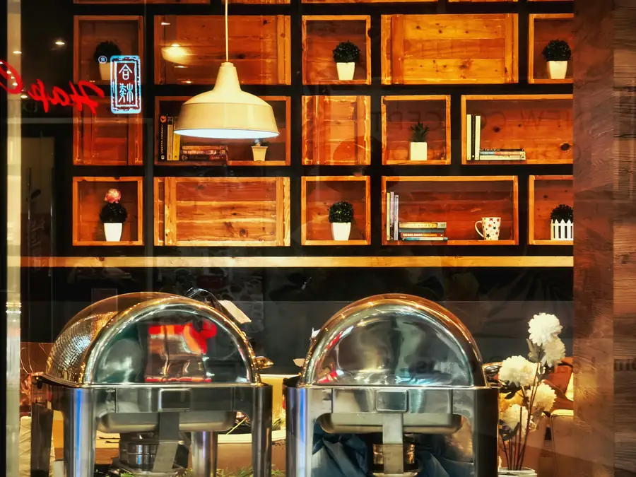 Food warmers and display cases