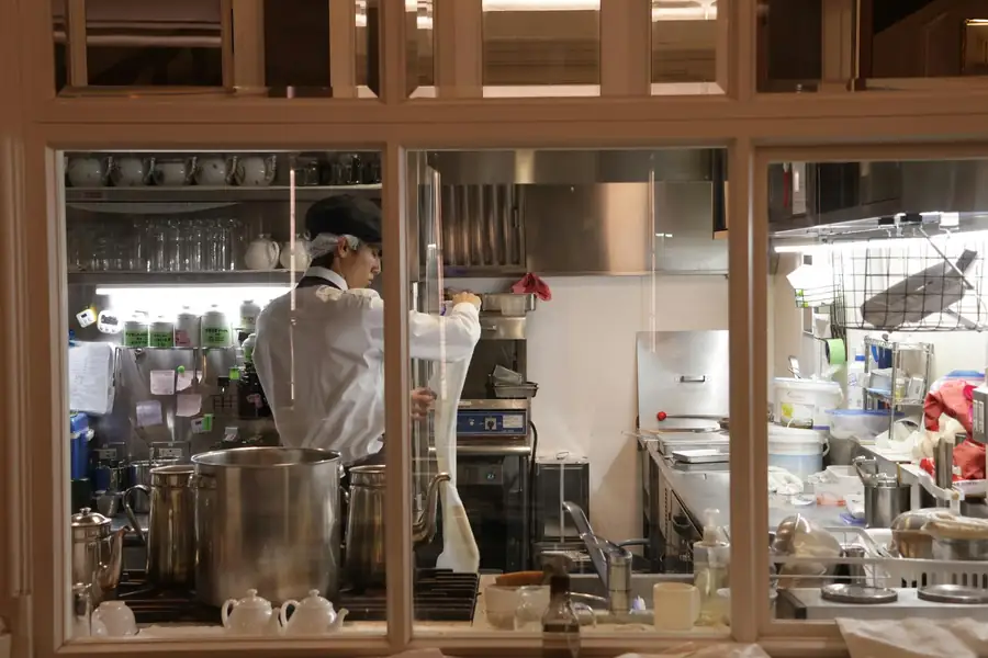 Commercial kitchen installation service and maintenance planning