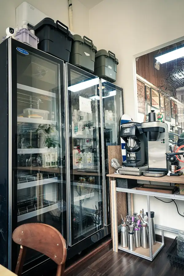 Maintenance checklist tasks for commercial cooling units and door seals