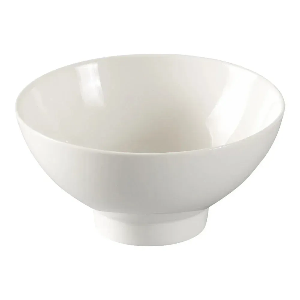 Yanco fuji round bowl in white chinaware, durable and practical, ideal for serving soups, salads, or sides in restaurants and cafes.
