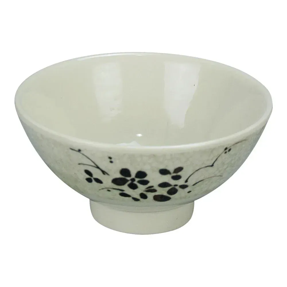 Yanco China beige melamine round rice bowl sturdy and reusable, perfect for commercial catering, bulk restaurant supply, and dependable foodservice