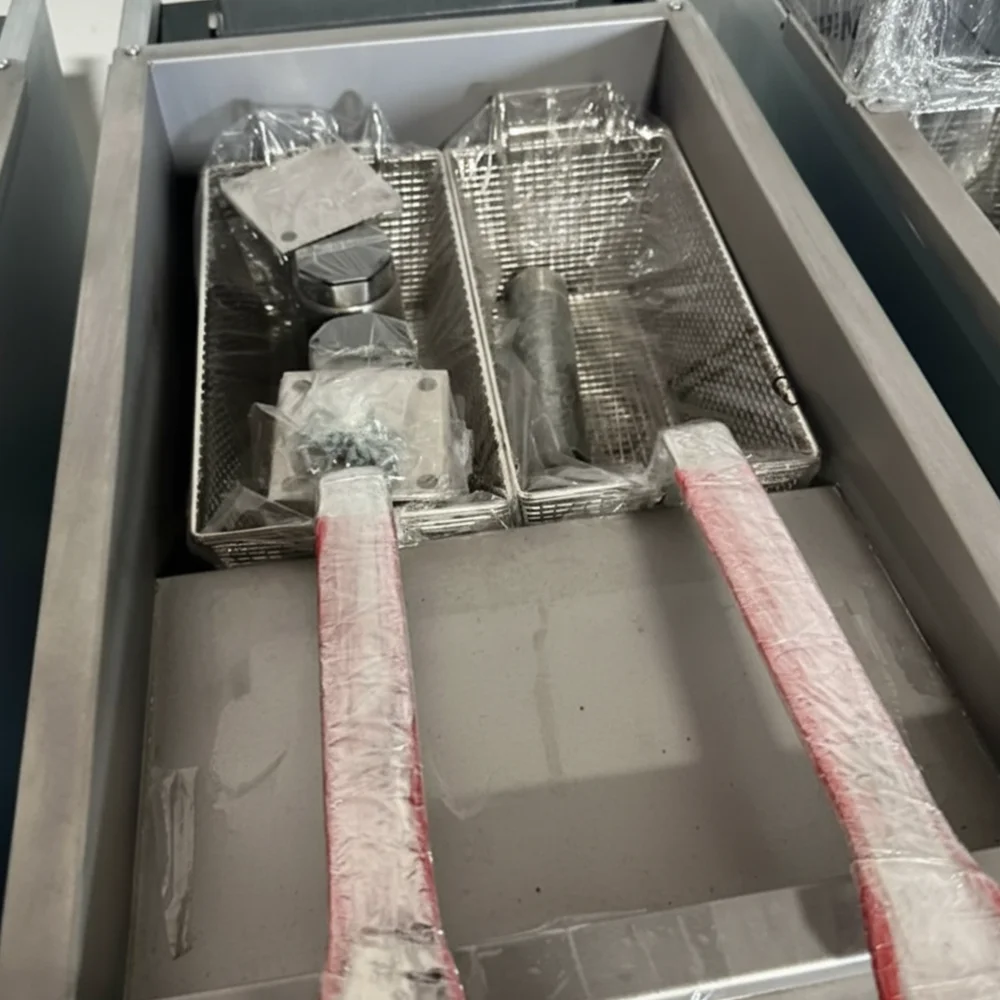 Used  40 lbs Commercial Gas Fryer, Liquid Propane, 105,000 BTU, 1 Year Warranty