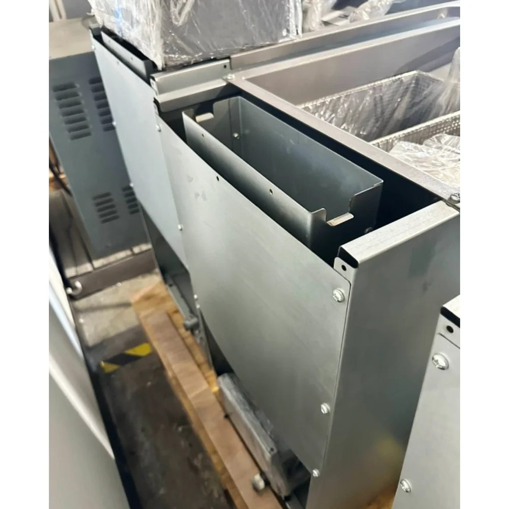 Used  40 lbs Commercial Gas Fryer, Liquid Propane, 105,000 BTU, 1 Year Warranty