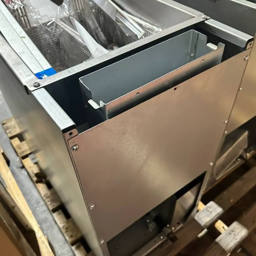 Used  40 lbs Commercial Gas Fryer, Liquid Propane, 105,000 BTU, 1 Year Warranty