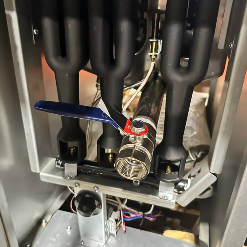 Used  40 lbs Commercial Gas Fryer, Liquid Propane, 105,000 BTU, 1 Year Warranty