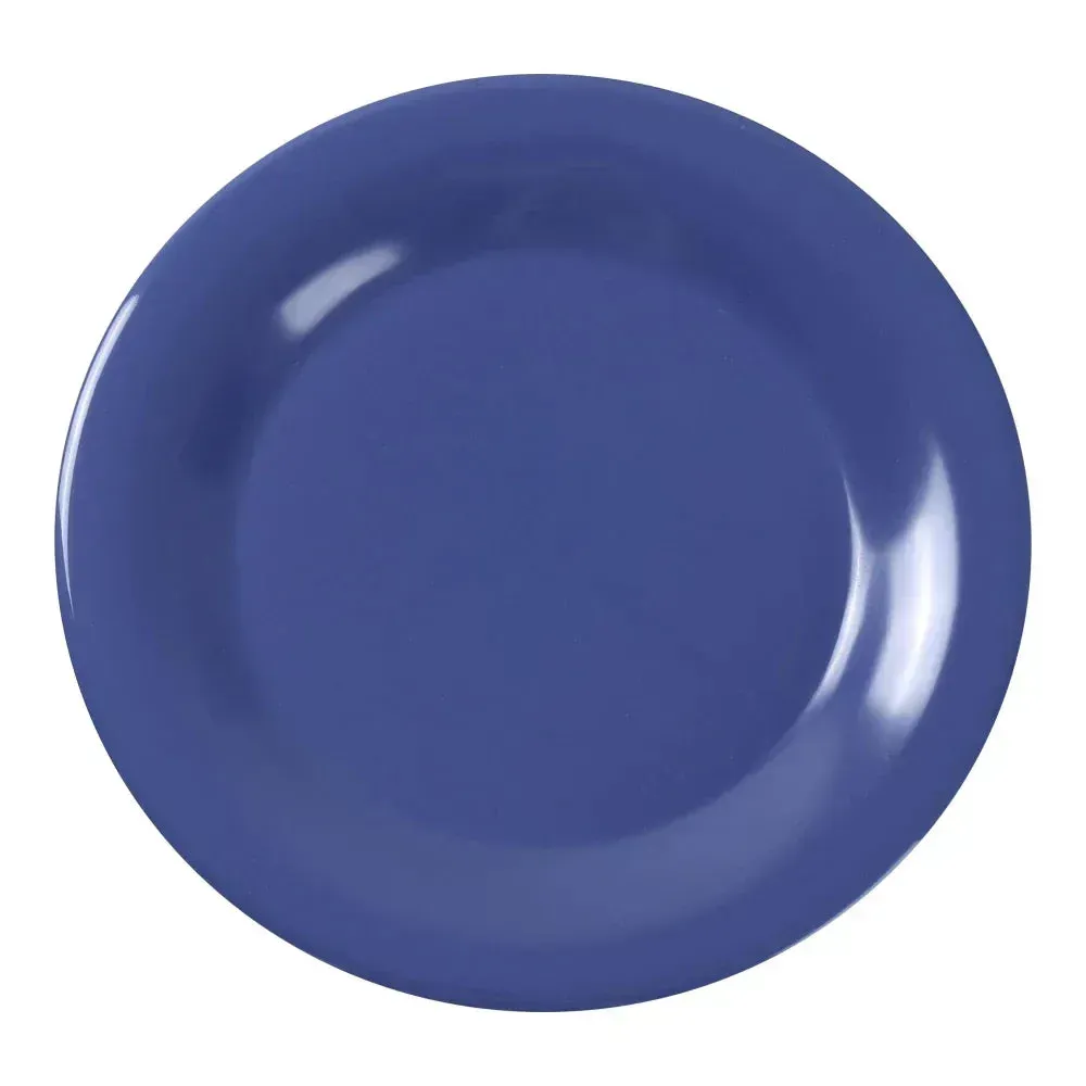 Yanco China deep blue wide rim melamine plate provides a serene backdrop for bistro dishes, with dishwasher-safe daily convenience.