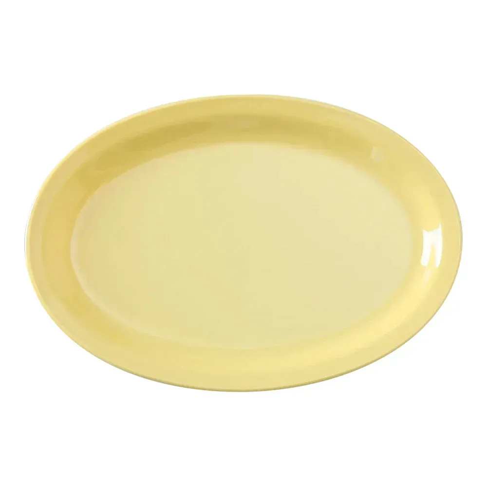 Yanco China yellow melamine oval platter with narrow rim great for formal or casual food service in restaurants, catering, or buffets.