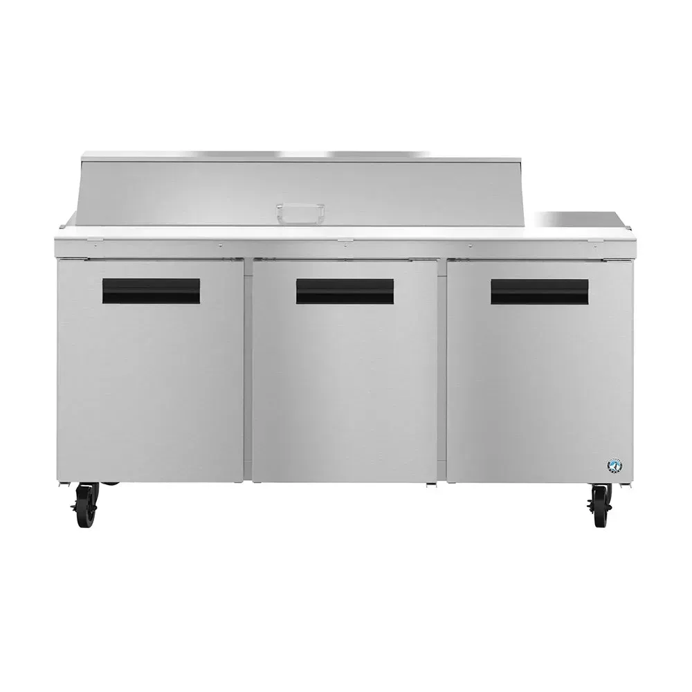 Reliable prep table from Hoshizaki America with a chilled base and ample pans, perfect for cafés needing fast and neat sandwich preparation.