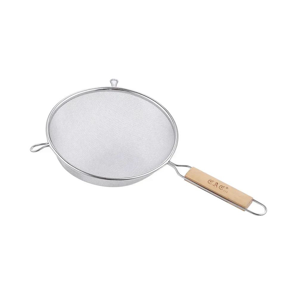 CAC China small single-mesh stainless steel strainer with wooden handle, ideal for dusting powdered sugar, straining cocktails, sifting spices