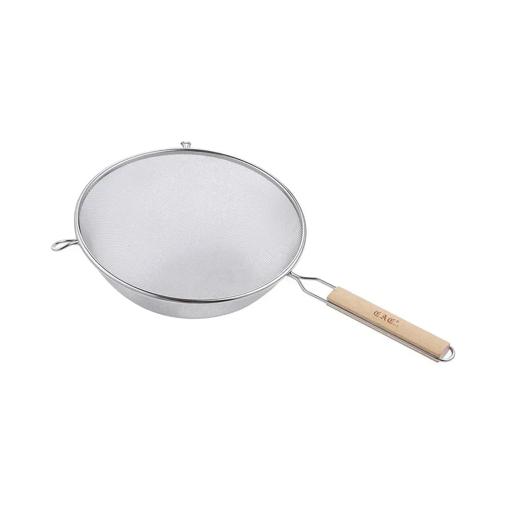CAC China large single-mesh stainless steel strainer with comfortable wooden handle, ideal for sifting flour, rinsing grains, straining sauces