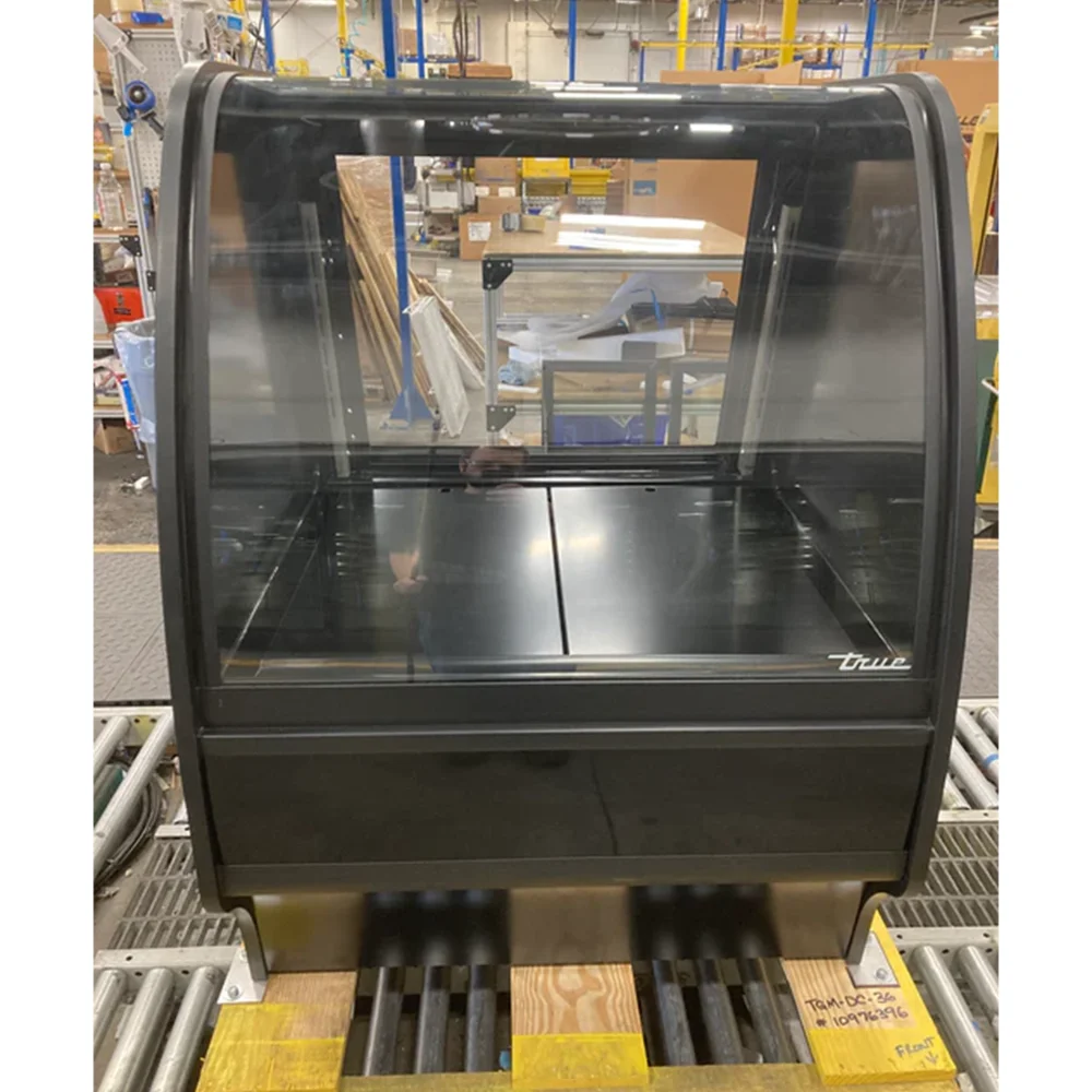 Used True TGM-DC-36-SC-SC-B-B 36 1/4" Curved Glass Dry Bakery Display Case, 3-Year Limited Warranty