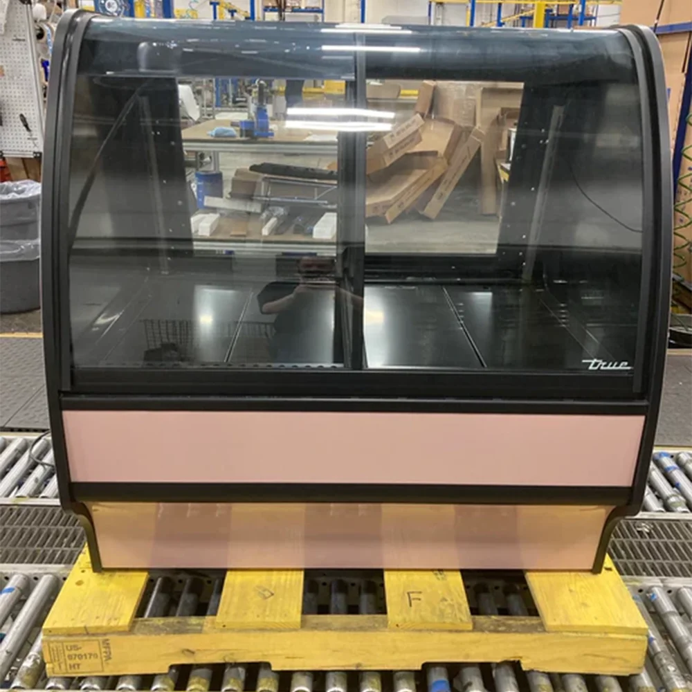 Used True TGM-DZ-48-SC-SC-X-B 48 1/4" Full Service Dual Zone Bakery Case with Curved Glass, 3-Year Limited Warranty